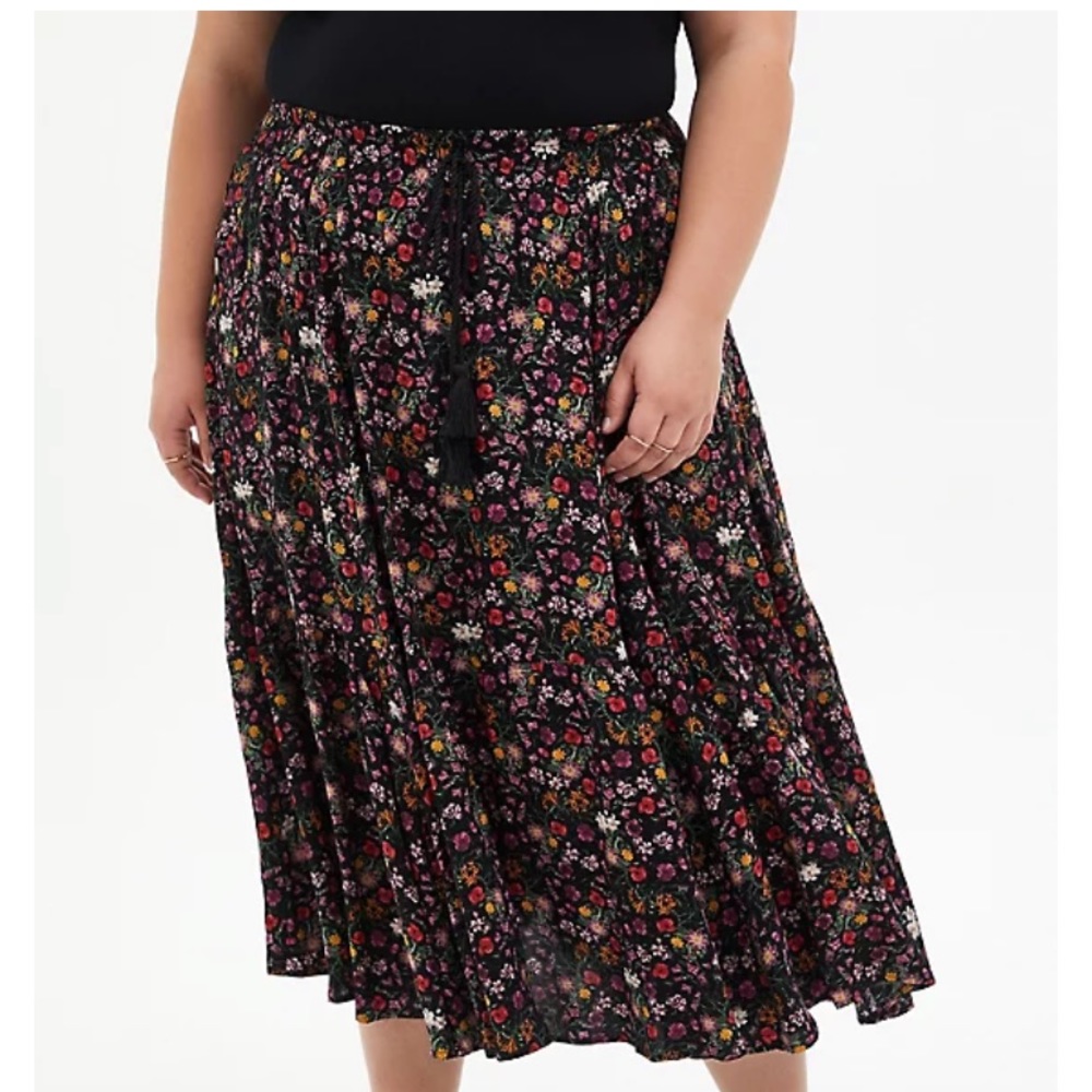SIZE 6 - Torrid Floral Midi Skirt
